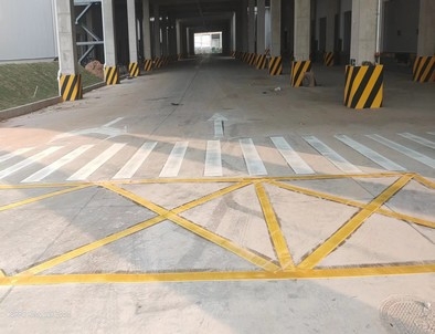 商洛商洛厂区道路标线施工